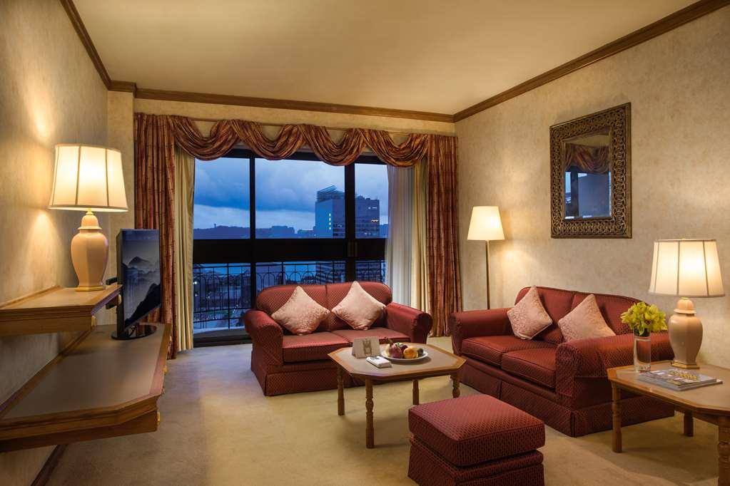 Hotel Grand Lapa Macao Habitación foto A living room at the Four Seasons Hotel